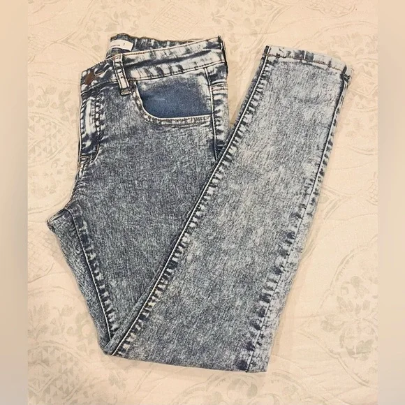 Angel 😇 Premium skinny jeans - EUC - Picture 1 of 4